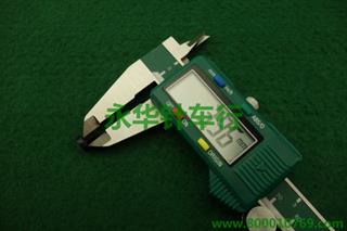 罗拉螺钉 J-ZMB04009