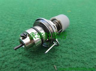 810夹线器*铁芯 胶螺帽